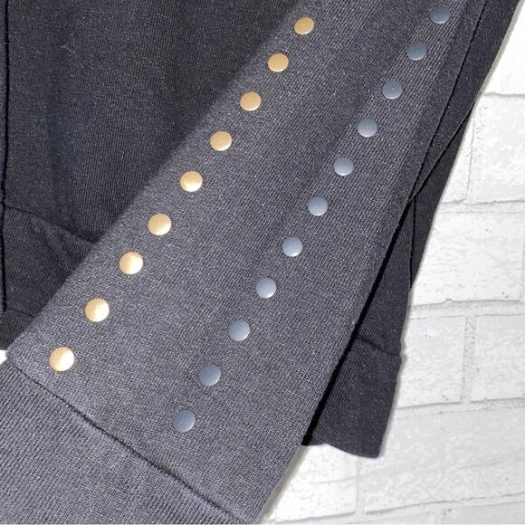 MONROW $134 Stud Sleeve Super Soft Black Sweatshirt MED EUC - Picture 8 of 9